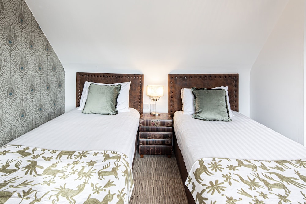 Twin Room - Photo 10