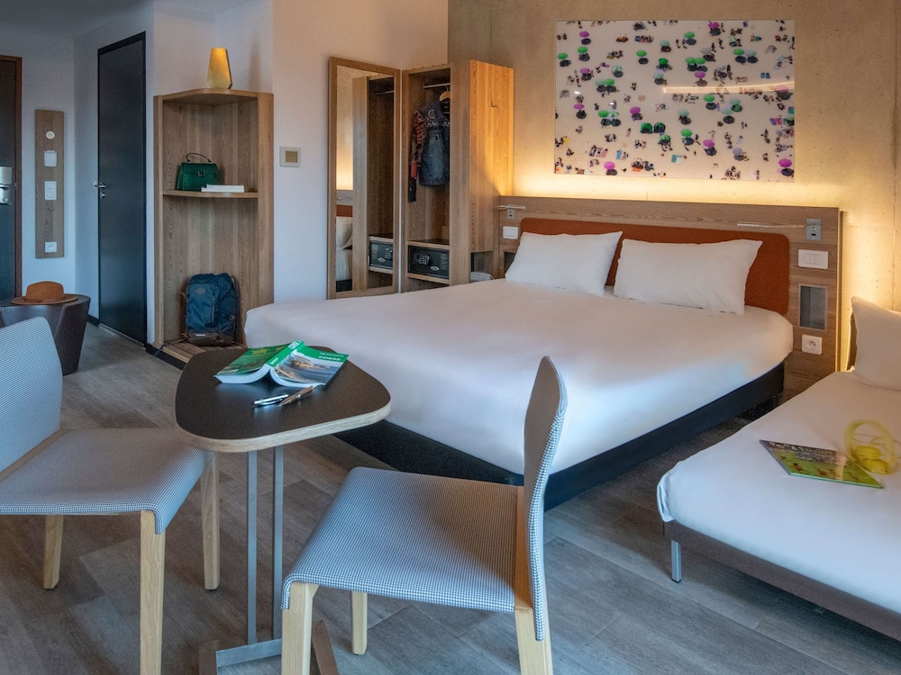 Standard Room, 1 Double Bed with Sofa bed - Photo 8