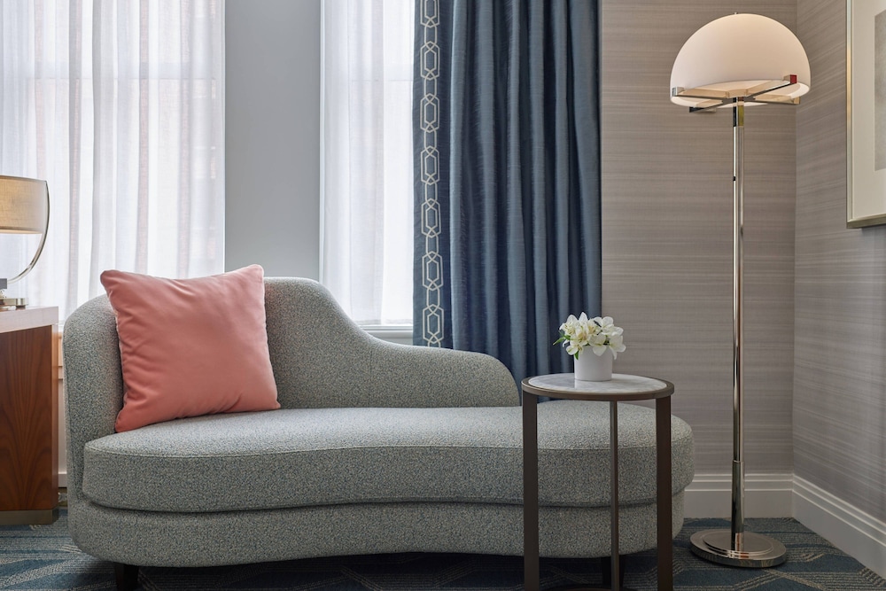 Room, 1 King Bed, City View