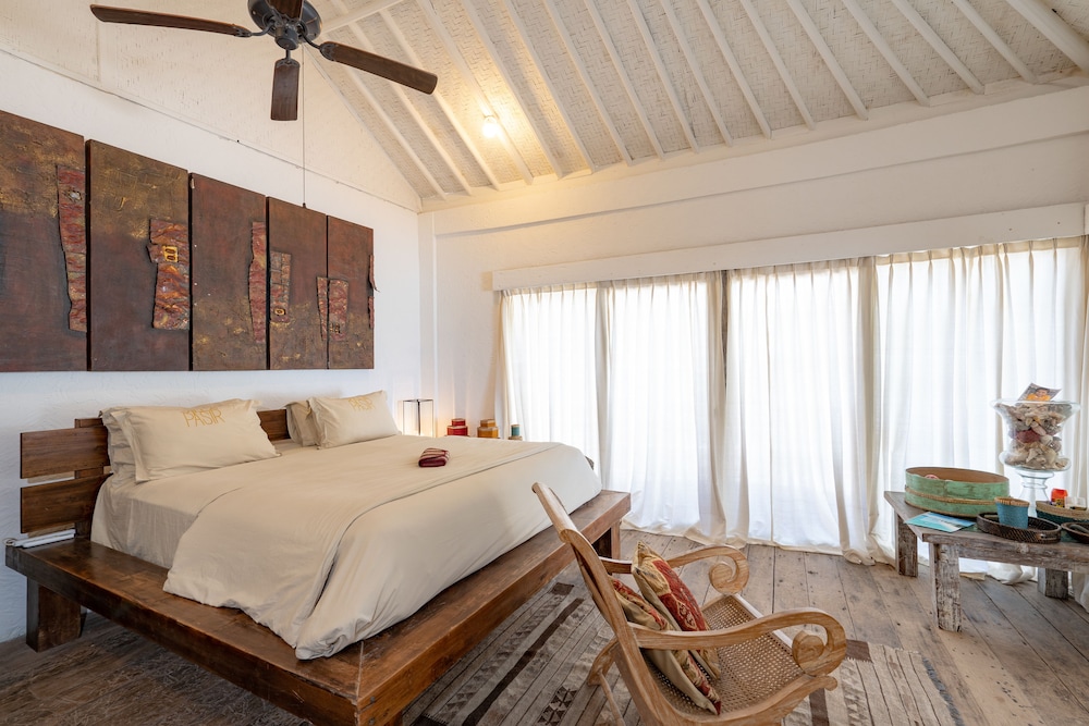 Deluxe Room, Kitchen, Beach View photo 1