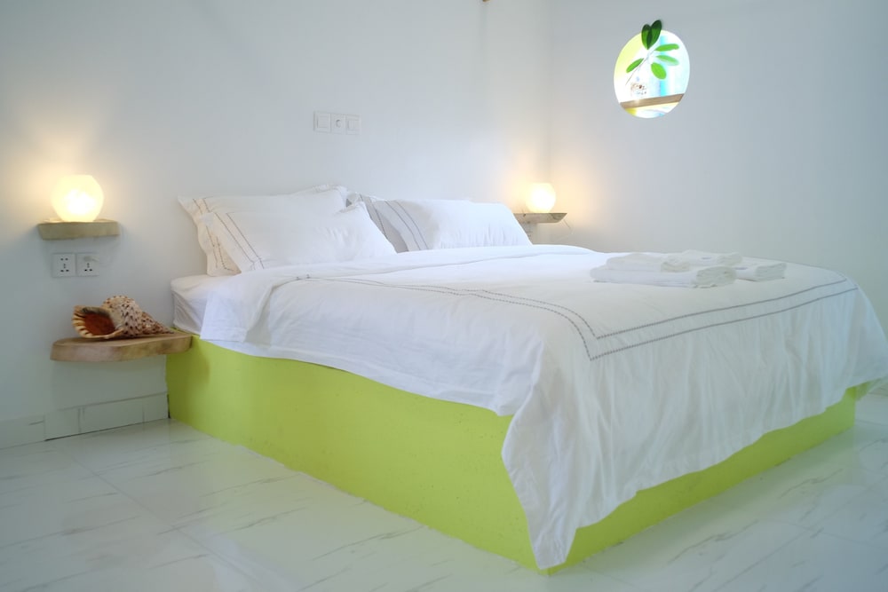 Deluxe Double Room, 1 King Bed, Private Bathroom, Ground Floor