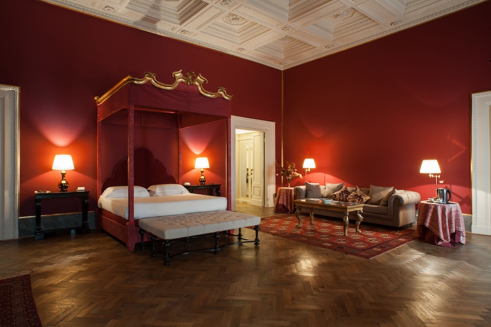 Suite (King) photo 2