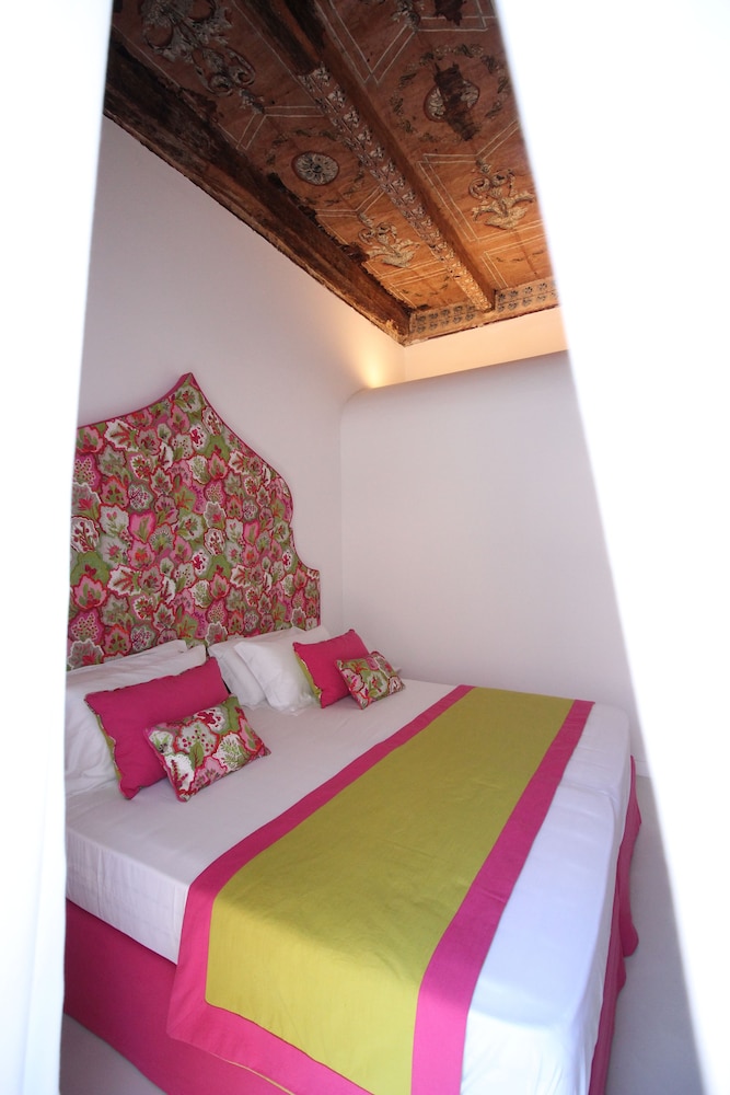 Junior Suite, Balcony, City View photo 3