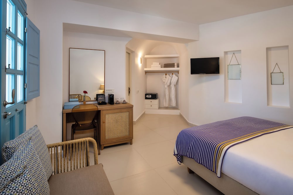 Superior Room with outdoor Hot Tub and Garden View - Photo 6