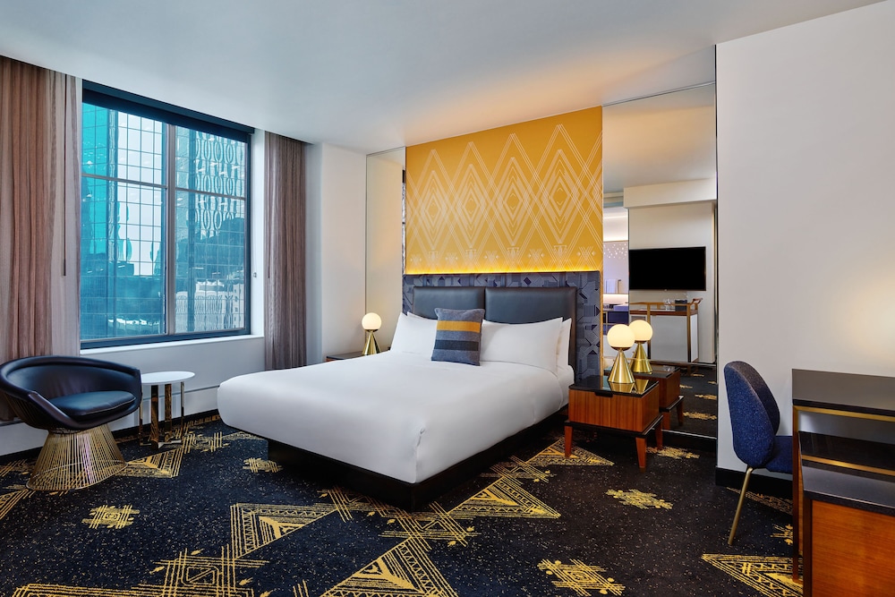 Deluxe Room, 1 King Bed - Photo 1