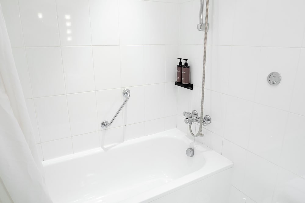 Executive Double Room - Photo 11