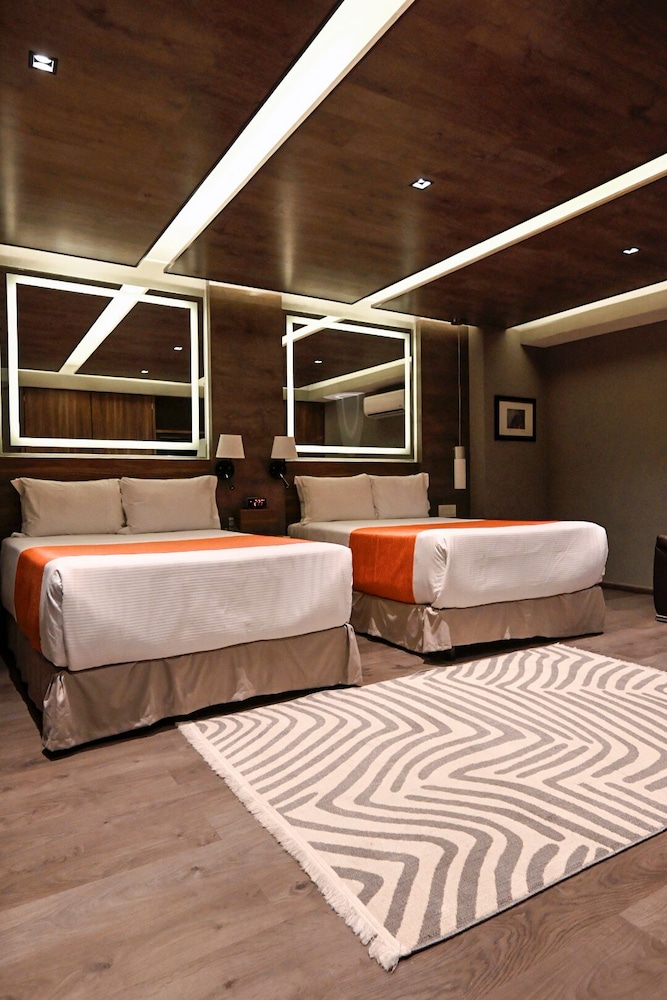 Junior Suite, 2 Double Beds photo 3