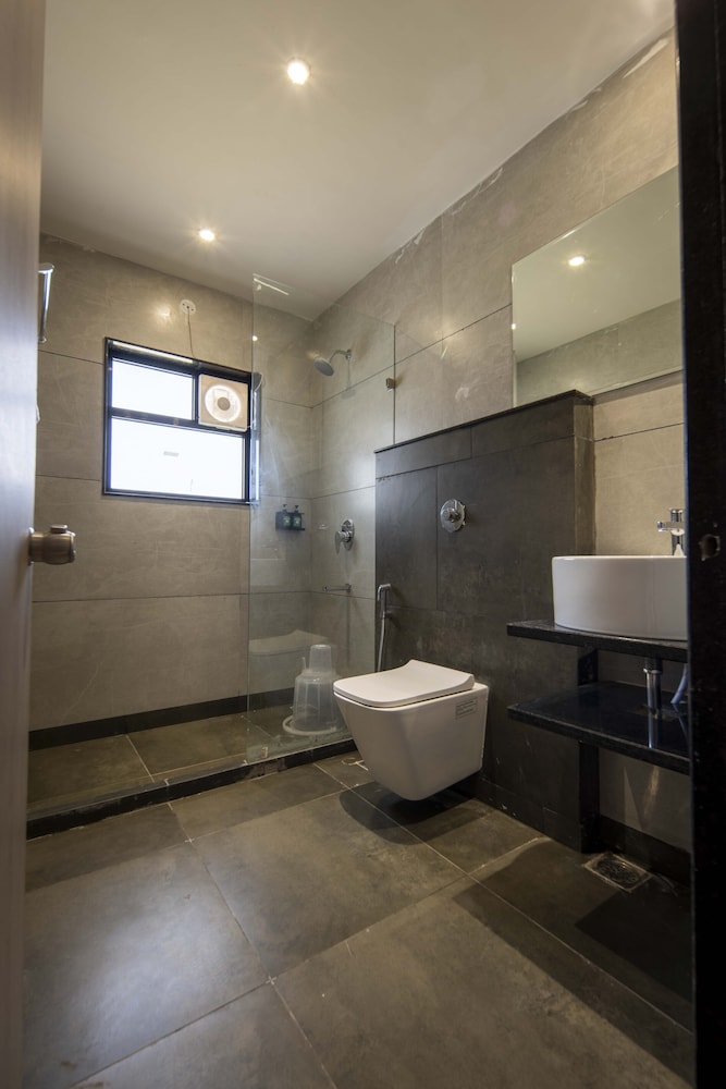 Deluxe Double Or Twin Room, 1 King Bed photo 3