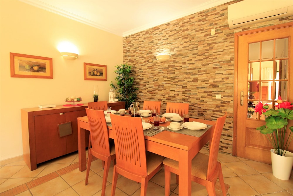 Apartment, 2 Bedrooms, Pool Access photo 2