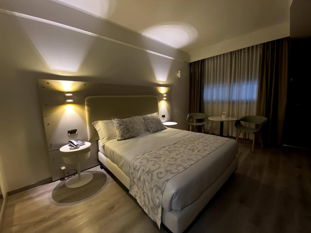 Deluxe Double Room, Ground Floor - Photo 10