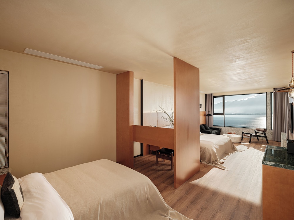 Family Quadruple Room, Multiple Beds, Non Smoking, Pets Allowed