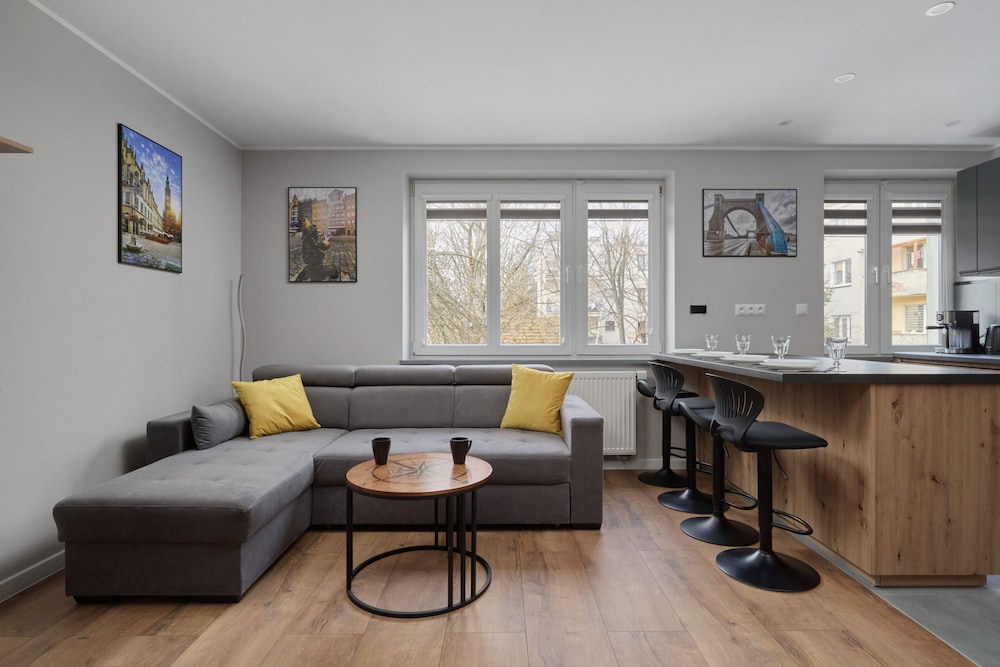 Apartment, 1 Bedroom, Balcony, Beachside