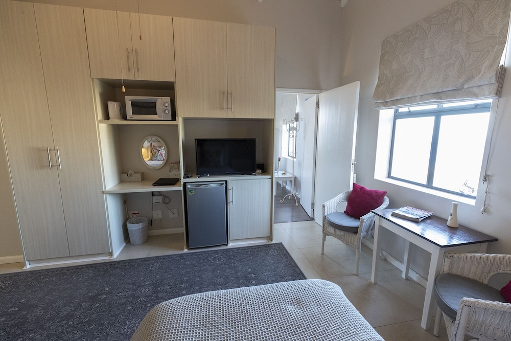 Room (Sail Room, Twin Beds) photo 3
