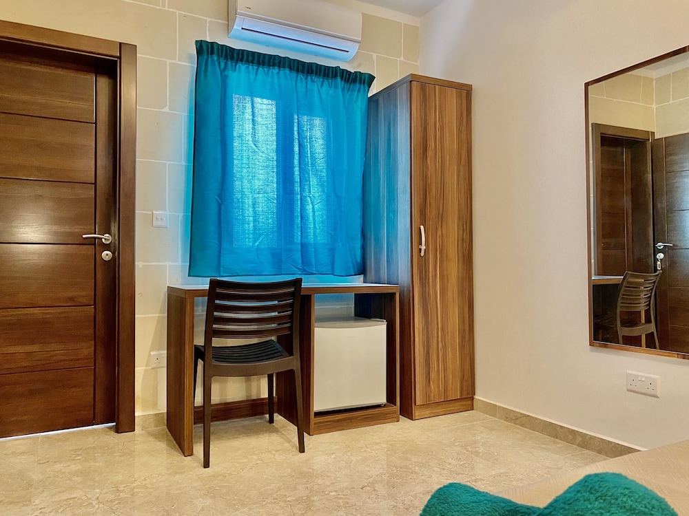 Economy Room photo 3