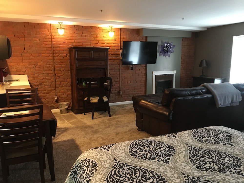 Deluxe Room, 2 Queen Beds, Non Smoking photo 2