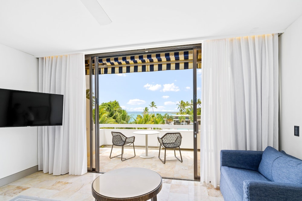 Premium Room, 2 Twin Beds (Lagoon Ocean View) photo 3