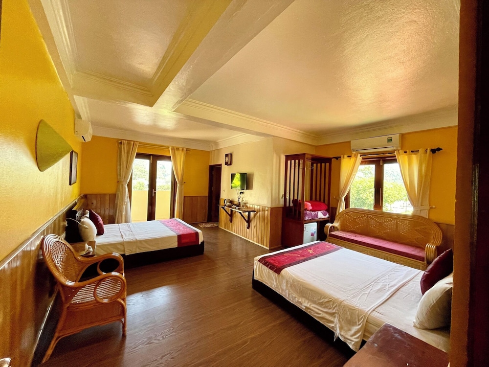 Family Room, 2 Queen Beds photo 2