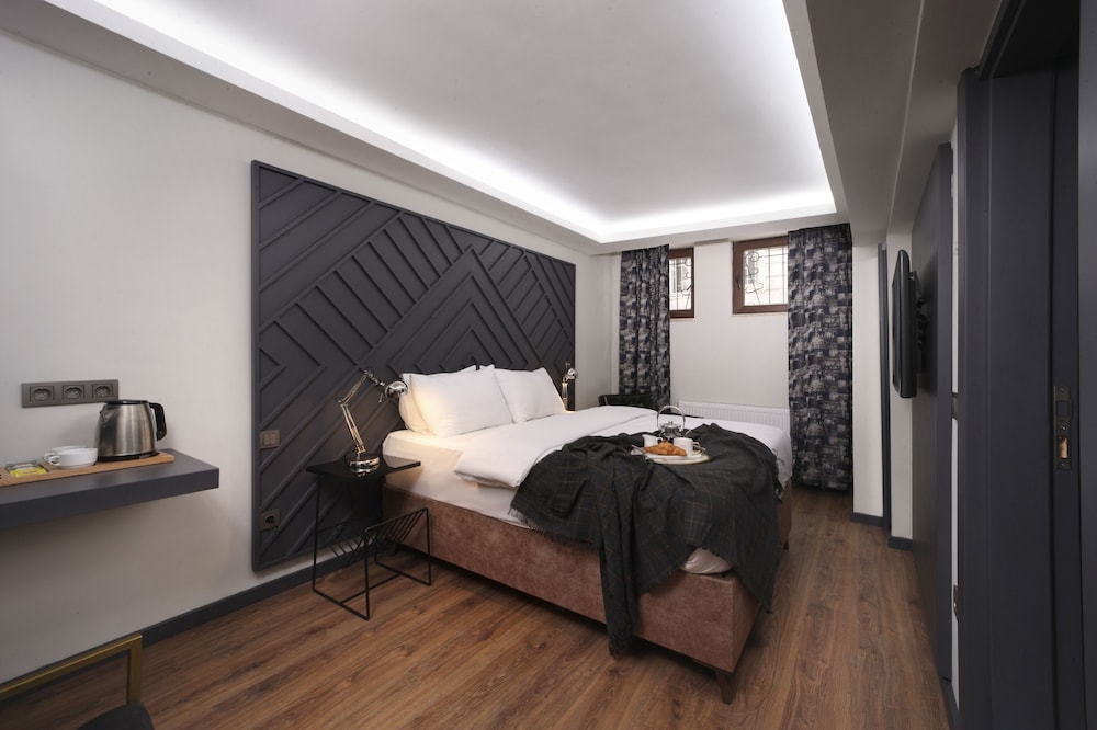 Economy Double Room, 1 Queen Bed photo 1