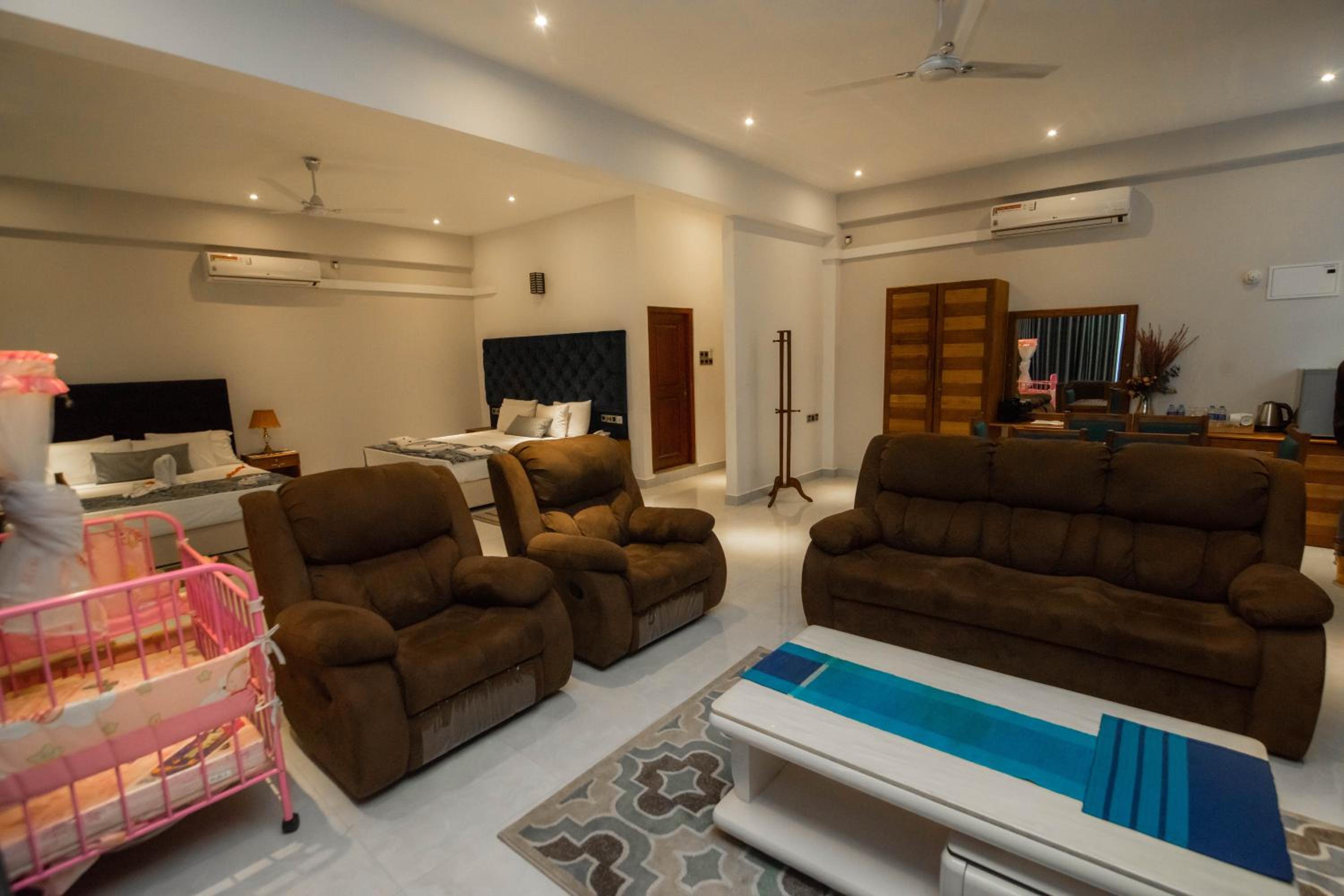 Luxury Family Suite photo 3