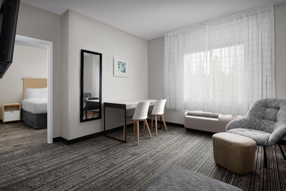 Suite, 1 Bedroom - Photo 1