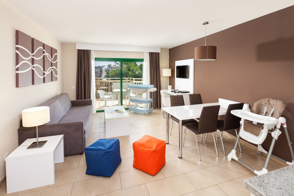 Family Apartment, 1 Bedroom - Photo 1