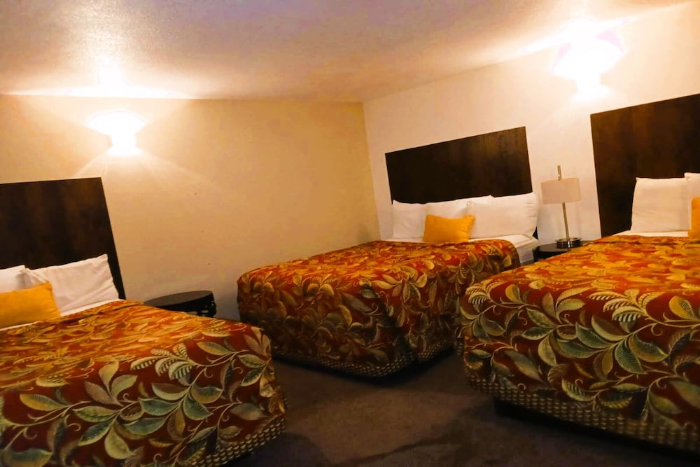 Room, Multiple Beds photo 2