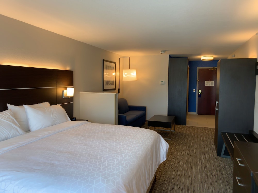 Suite, 1 Bedroom, Jetted Tub - Photo 2