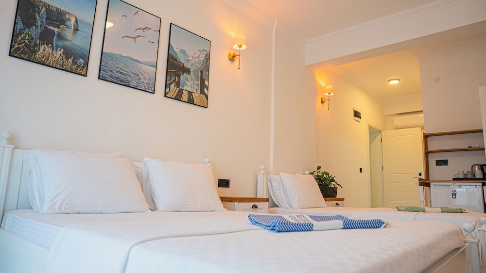 Deluxe Triple Room, Balcony, Sea View - Photo 8