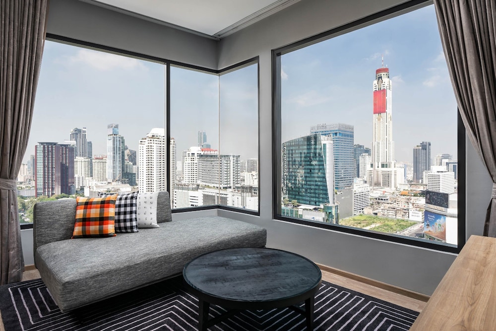 Deluxe Room, 1 Queen Bed, City View
