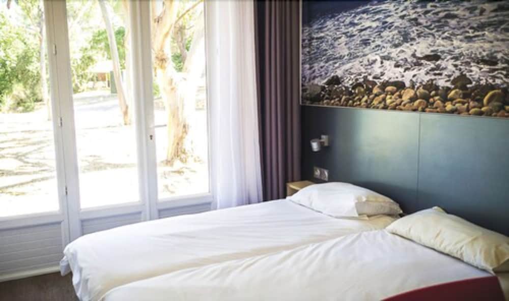 Double or Twin Room photo 1