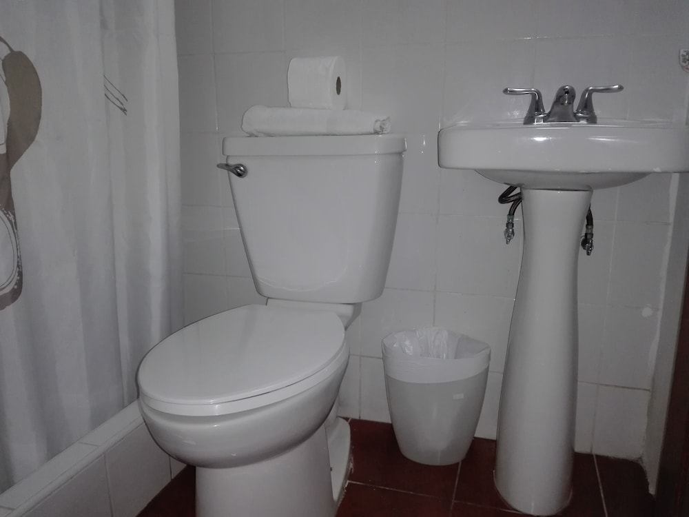 Standard Triple Room, Multiple Beds photo 3
