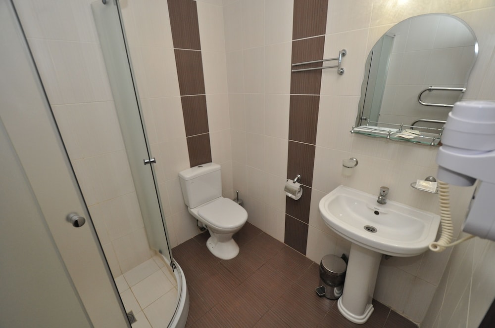 Standard Double or Twin Room, Non Smoking, Courtyard View photo 3