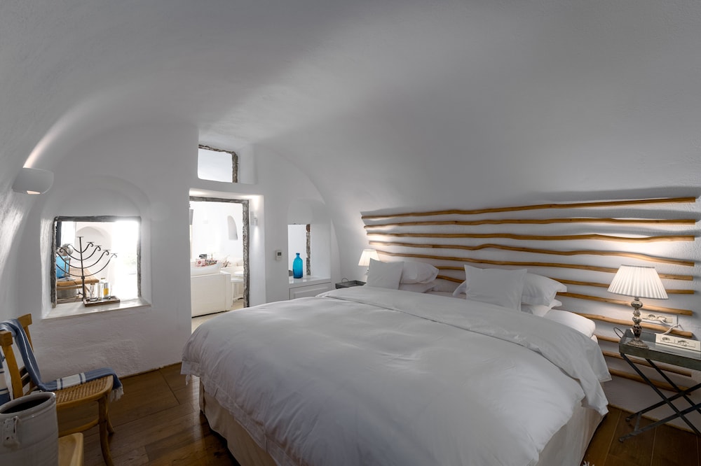 Suite,Sea View (Indoor & Outdoor Jetted Plunge Pools)Iconic