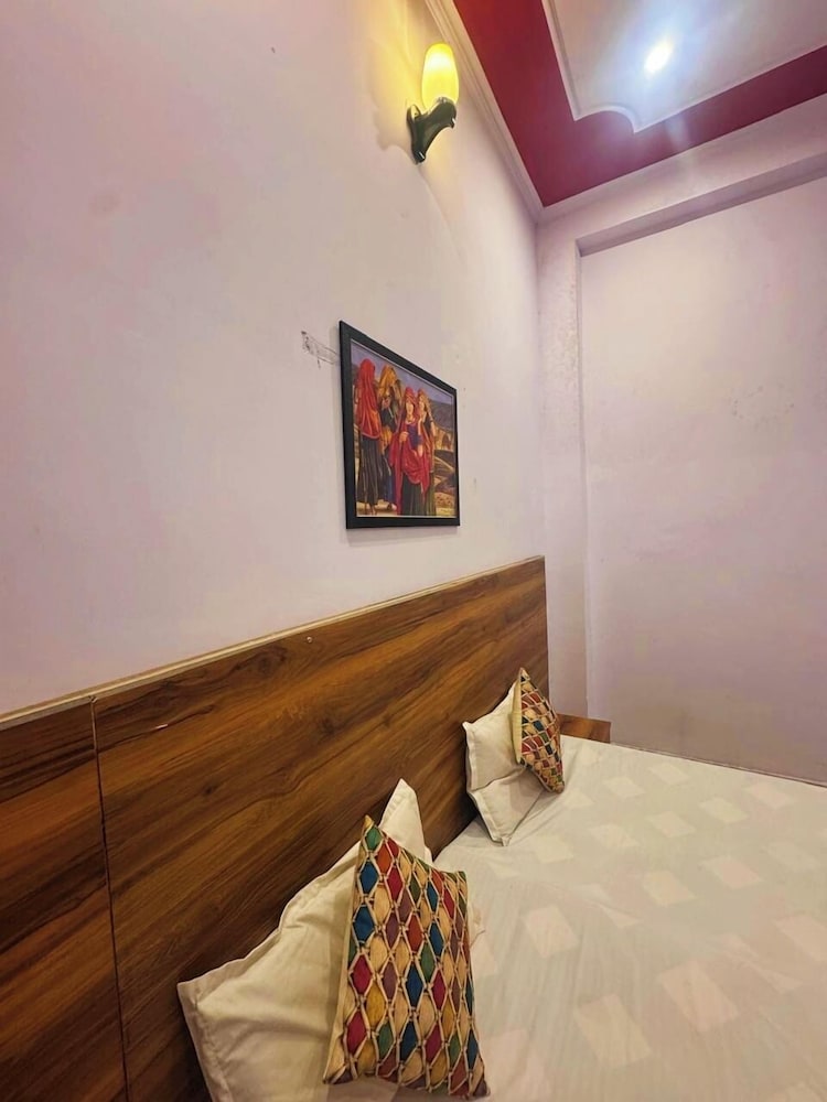 Room 201 photo 3