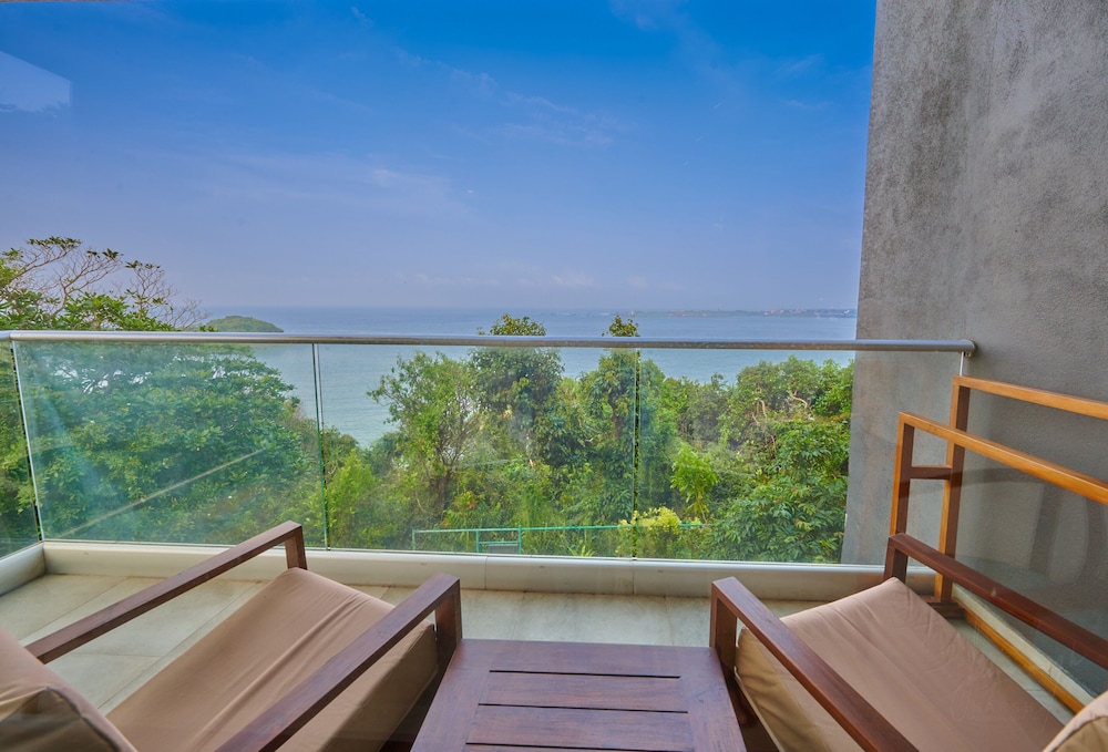 Deluxe Twin Room, Non Smoking, Partial Ocean View - Photo 16