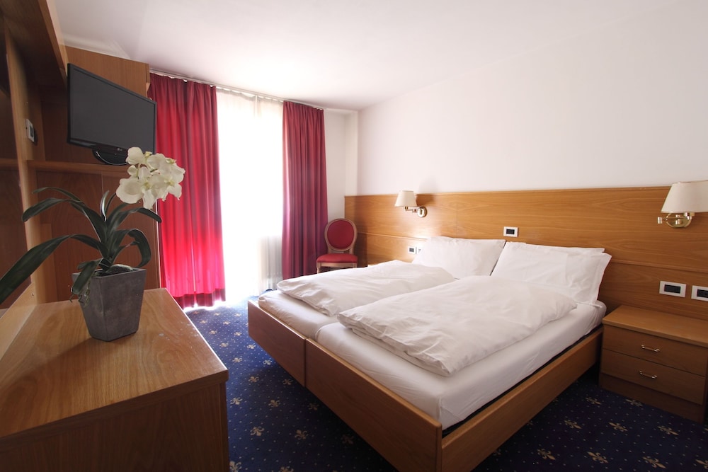 Classic Double or Twin Room
