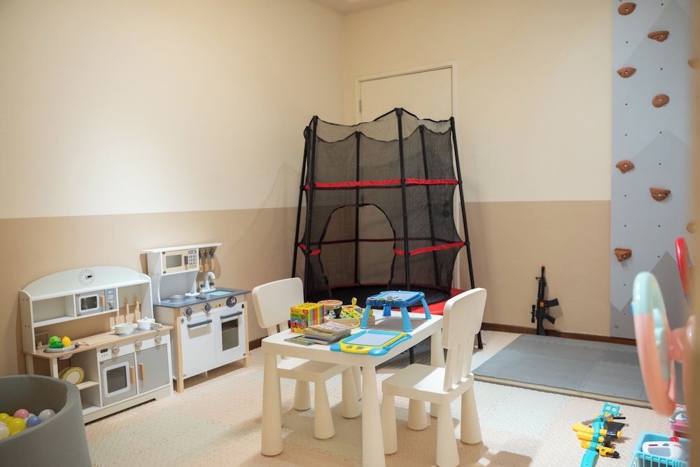 Fantasy Funland Retreat by The Only Bnb - Photo 2