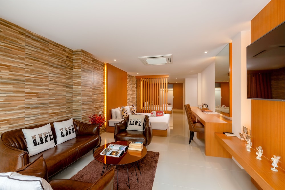 Family Suite with Terrace - Photo 2
