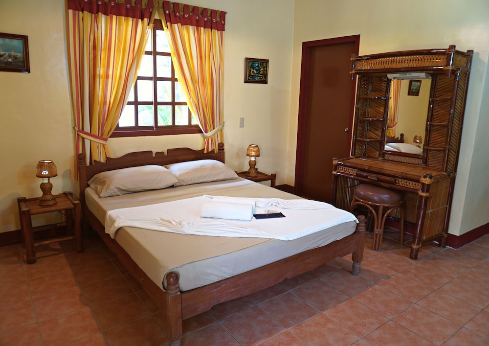 Deluxe Double Room Single Use, 1 Queen Bed