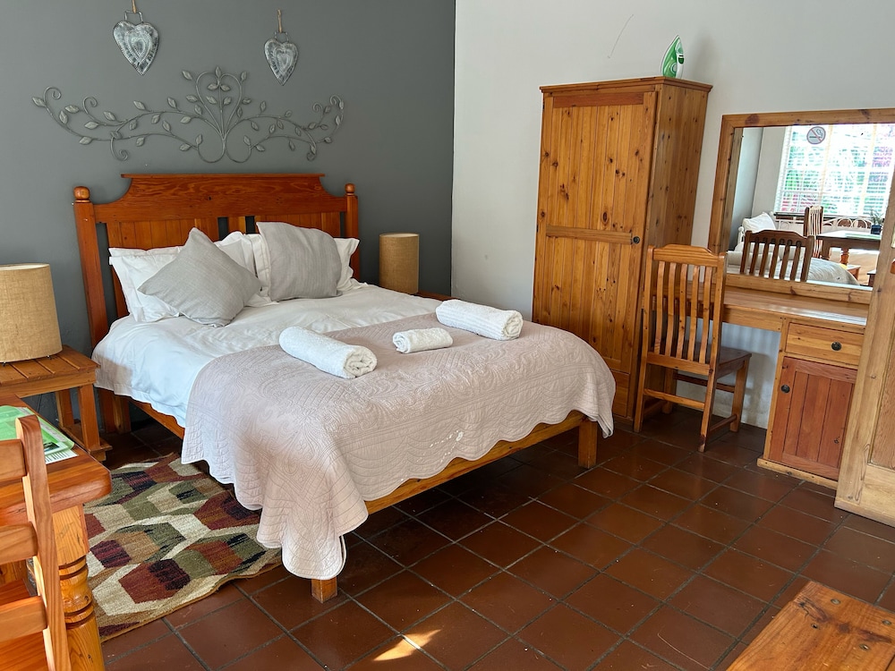 Standard Triple Room, 1 Bedroom, Non Smoking, Kitchenette photo 1