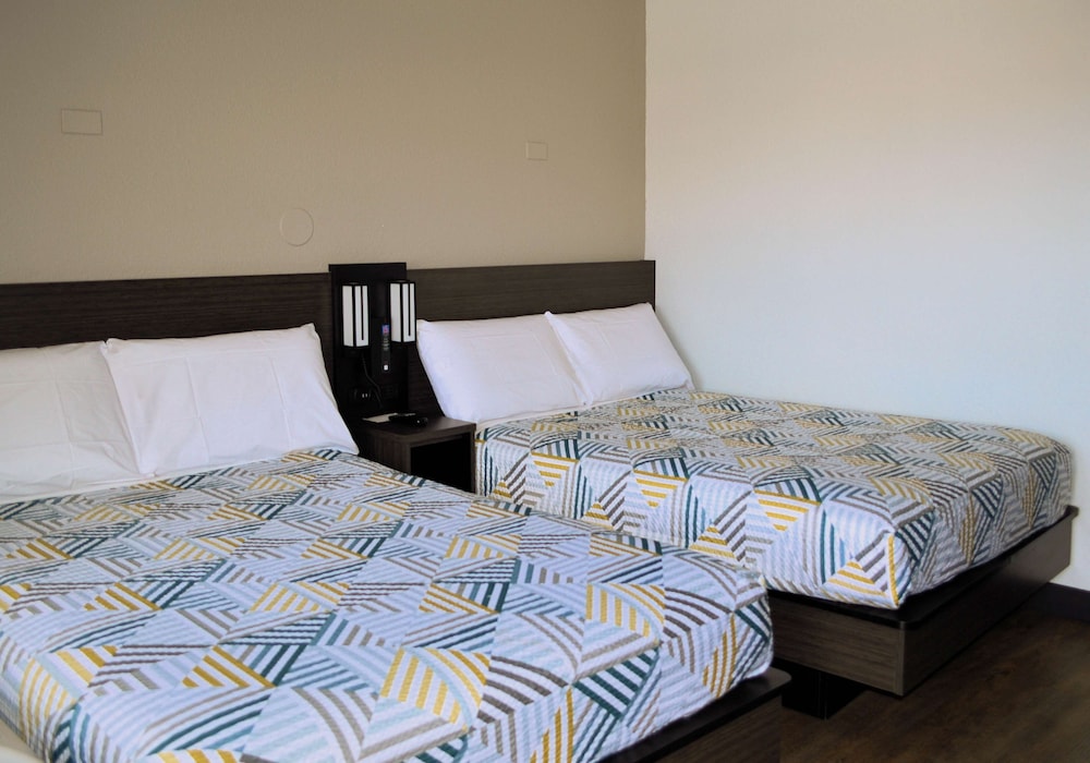 Standard Room, 2 Double Beds, Non Smoking photo 1