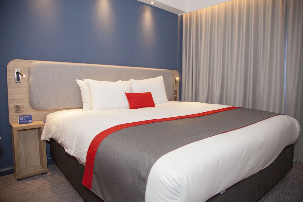 Standard Room, 1 King Bed (with Free Hot Breakfast) - Photo 2