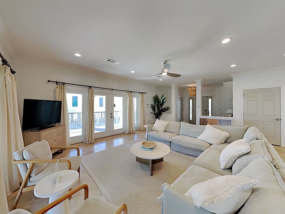 House, Multiple Beds, Balcony, Garden View photo 1