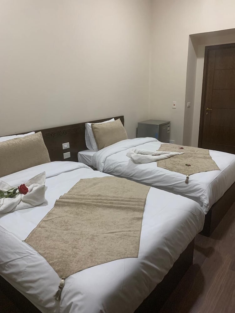 Junior Double or Twin Room - Photo 1