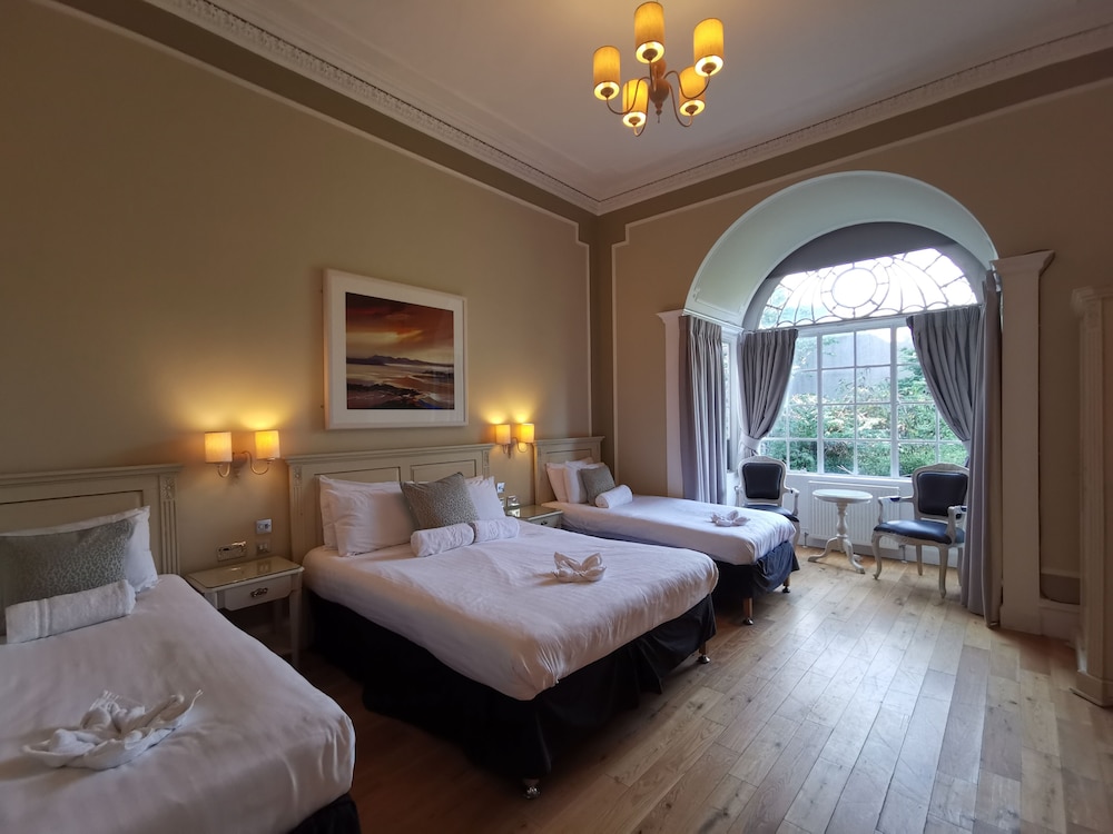Classic Quadruple Room, Multiple Beds - Photo 1