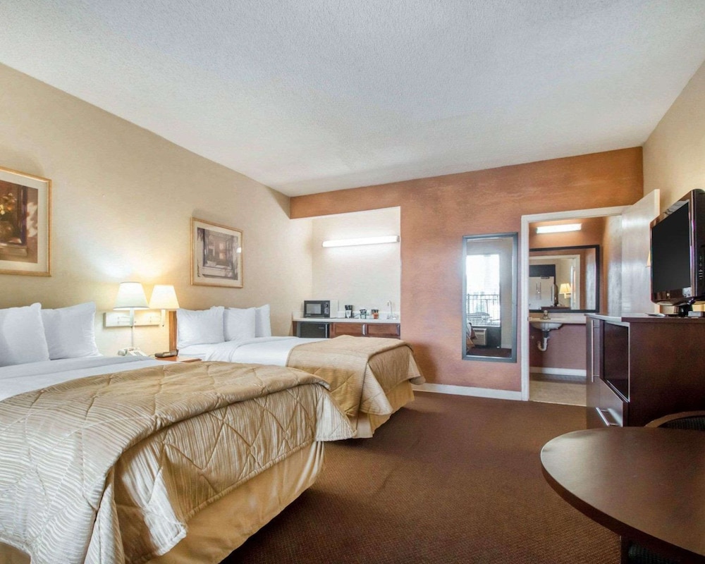 Room, 2 Double Beds, Accessible, Non Smoking - Photo 3