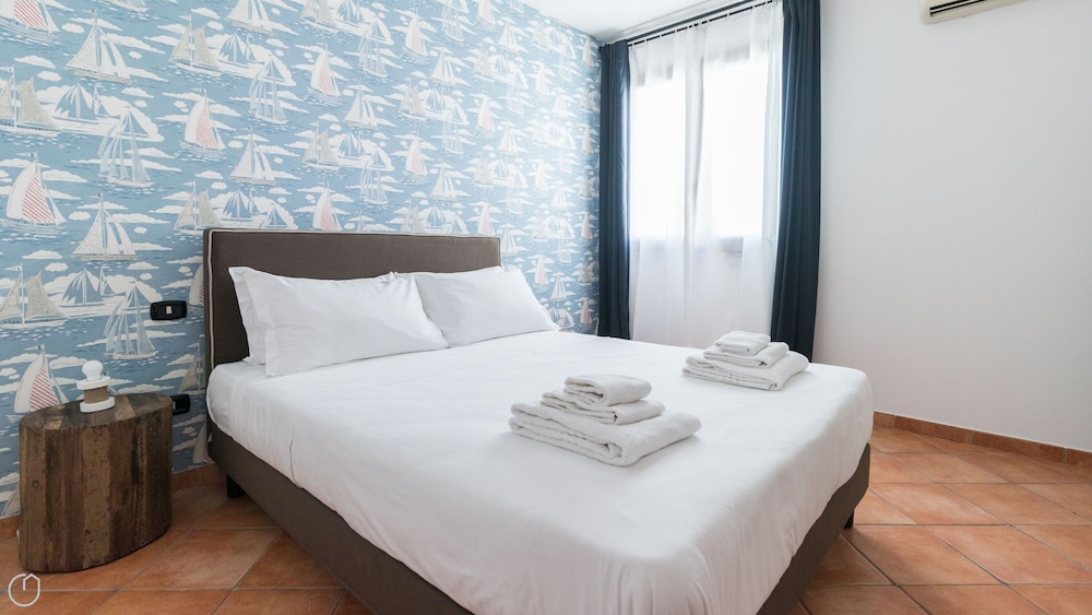 Apartment, 2 Bedrooms (E)