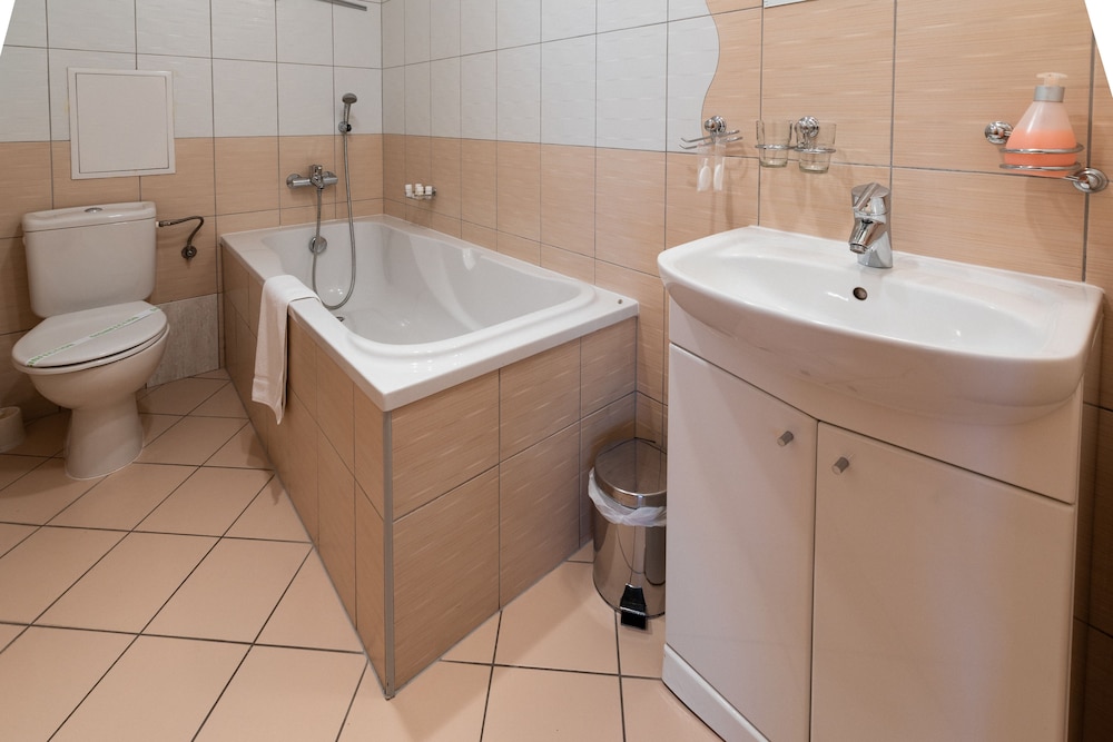 Double or Twin Room, 1 Bedroom photo 2