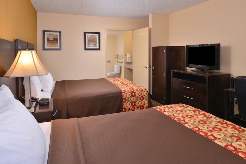 Room, 2 Queen Beds, Accessible, Non Smoking photo 2