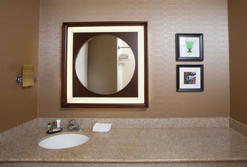 Room, 2 Double Beds (Mobility Accessible, Tub) photo 3